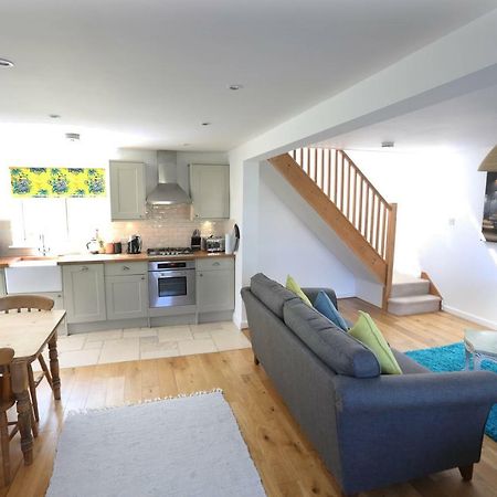 4A Dolphin Close Apartment Lyme Regis Bagian luar foto